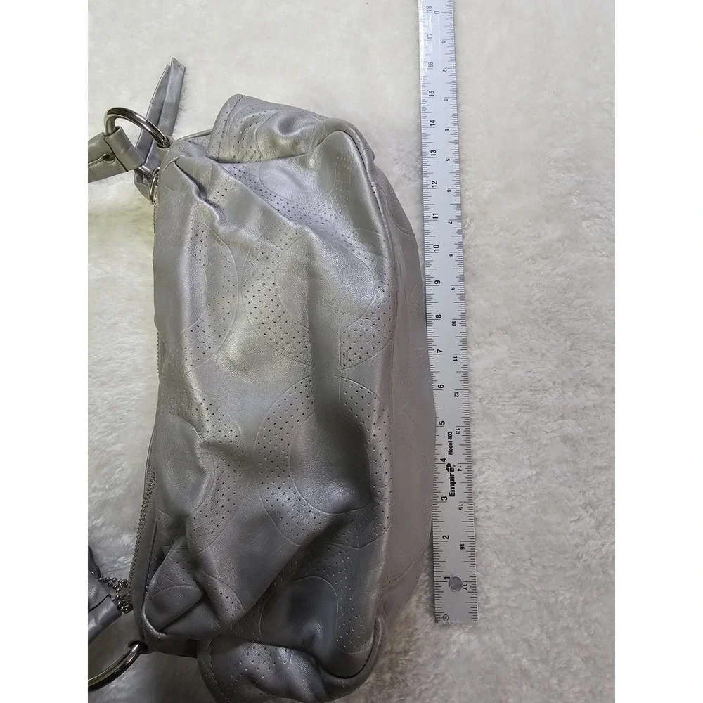 Coach Silver Hobo Shoulder Bag Signature C Logo‎ Pattern Purse